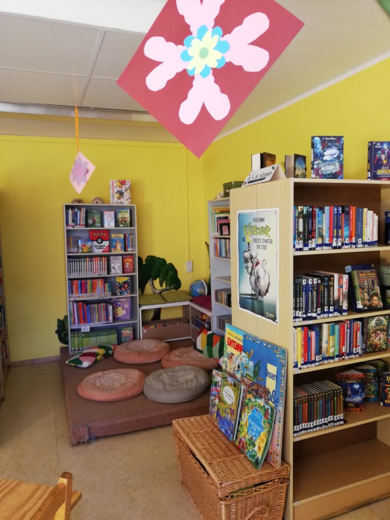 Schulbibliothek Bücherplanet in der Schule am Pegasuseck in Berlin-Altglienicke